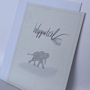 Carte postale « Wuppertal Tuffi » | Train suspendu | Éléphant | Lieu | Minimalisme | Lettrage à la main | DIN A6 | Papier recyclé 400 g | Développement durable