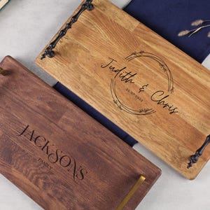 Plateau de service personnalisé en chêne gravé plateau à café en bois rustique avec poignées Cadeau personnalisé pour couple ou maison ottomane
