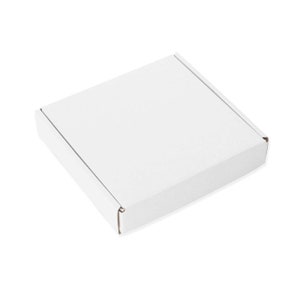 11x11x3cm _ Folding box 4.33 x 4.33 x 1.18 inch, white, kraft cardboard Set: 5 / 10 / 20 boxes White
