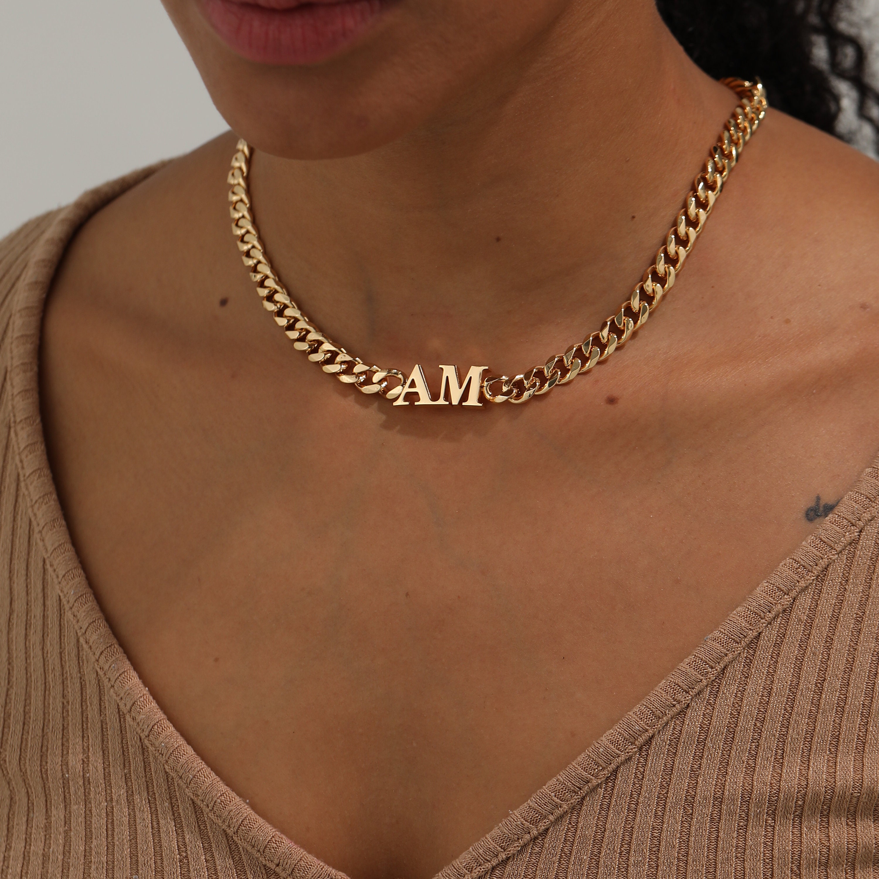 Gold chain for men hotsell with name