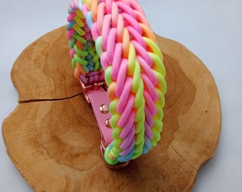 Regenbogenhalsband aus Paracord