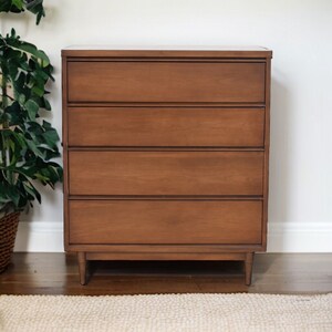 Broyhill Mid-Century Modern Dresser