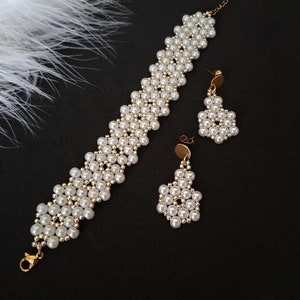 Conjunto de joyas de perlas para novia, delicados pendientes y pulsera de regalo, elegantes accesorios de boda, joyas blancas clásicas para novia, un recuerdo romántico.
