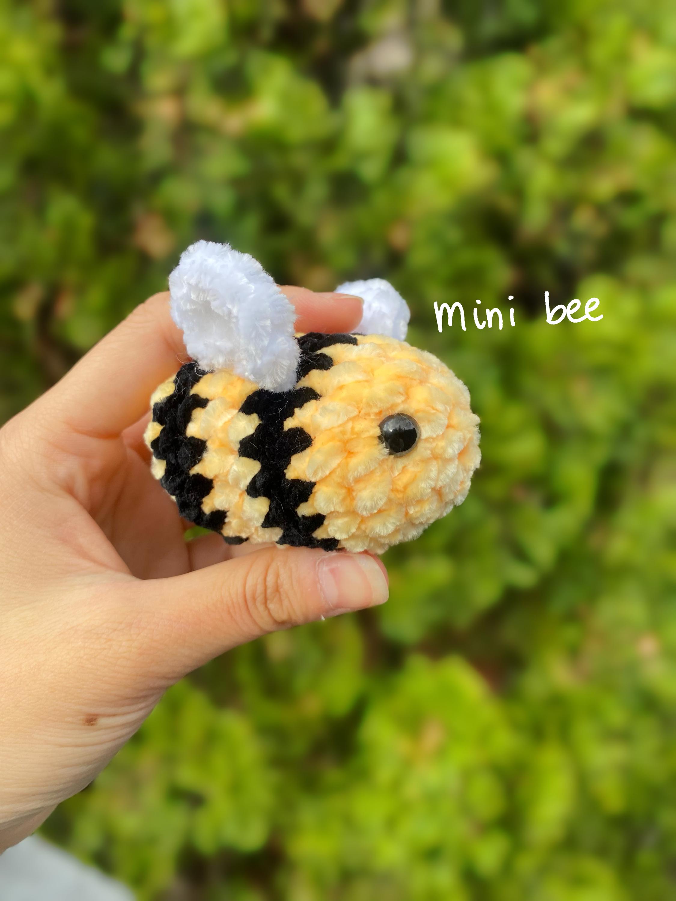 2in1 Bees Crochet Pattern Chonky Bee Mini Bee Low Sew Amigurumi PDF ...