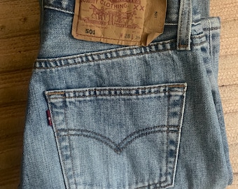 Levi's 501 Vintage 1990's W28 L34 Tatsächliche Größe Gemessen W26-34cm L34-85cm Perfekter Zustand! Deadstock Unter 5 mal getragen!