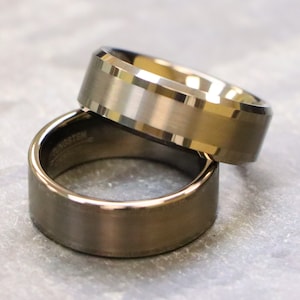 Men&#39;s Gunmetal Tungsten Carbide Ring, Wedding Gunmetal Comfort-fit 8MM Band, Valentine gift for Him, Ring for Father, Men&#39;s Engagement Rings