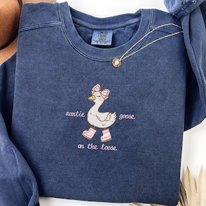 Embroidered Auntie Silly Goose Sweatshirt, Mothers Day Gift for Auntie, Funny Wine Lover Gift for Auntie, New Pregnancy Announcement Sweater