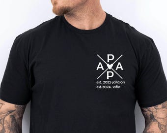 Personalisierte Papa T-Shirt mit Kindernamen und Geburtsjahren – Das perfekte Vatertags- und Geburtstagsgeschenk.Geschenkidee für Papa.