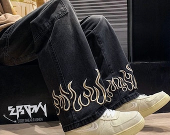 Ebony Streetwear Flamme Hose Schwarz Feuer Design Streetwear Baggy Jeans Geschenk Idee Unisex Schwarz Y2K Hose - Begrenztes Angebot und Lager!!!