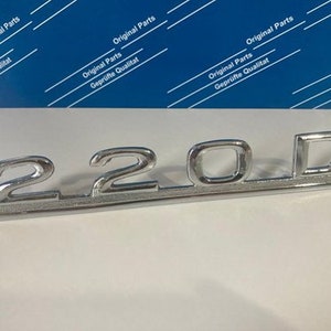 Mercedes W115 sedan luggage compartment emblem &quot;220D&quot; Mercedes-Benz nameplate lettering NEW