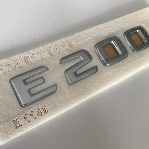 E200 Boot Lid Lettering – Fits Mercedes W124 – Chrome – A1248175415 – NEW
