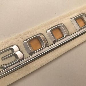 300D Boot Lid Lettering – Fits Mercedes W124 – Chrome – A1248171715 – NEW