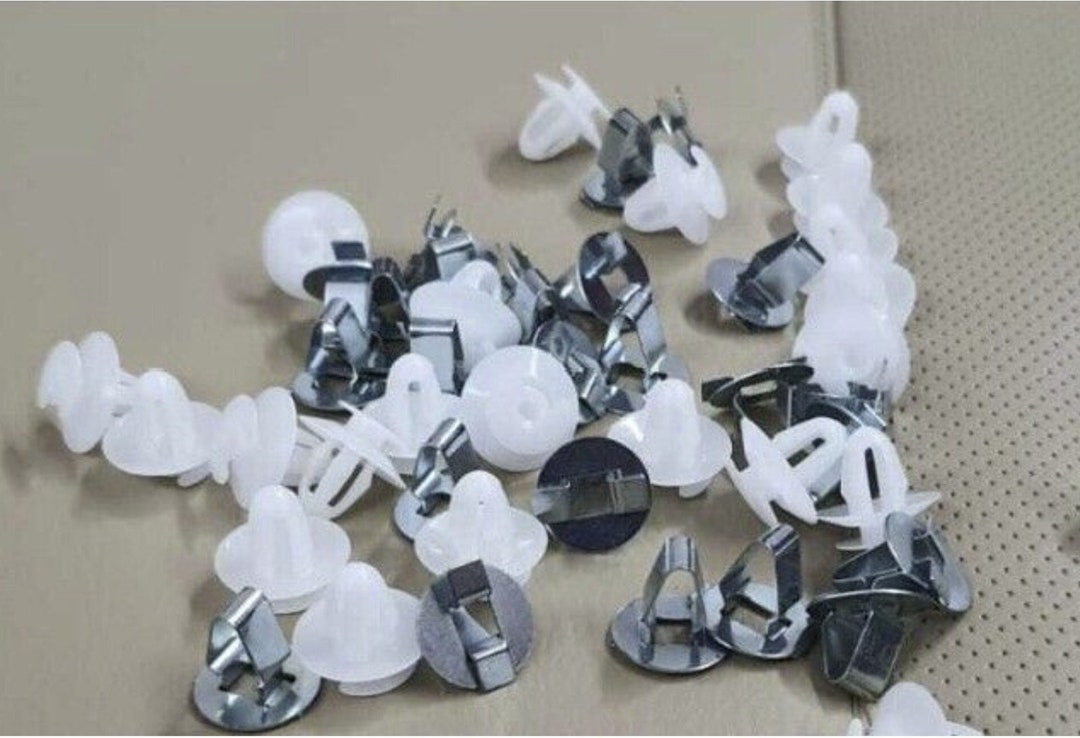 thumbnail image 2 of 15x Door Panel Clips For Mercedes W202 W210 W461 - A0039884178 - Nylon Interior Clip 2 of 4