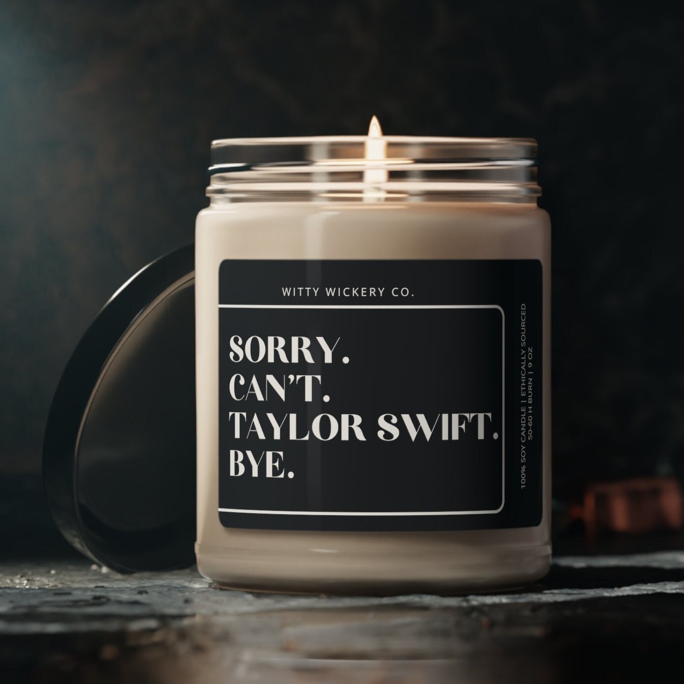 Bougie Parodique Taylor Swift - Neuve Dans Sa Boîte, Thème Musique, Blanc