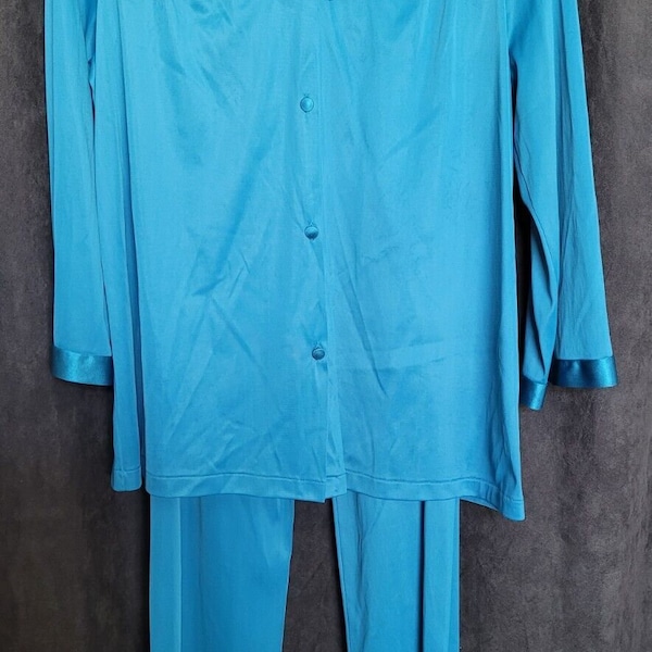 Vintage Vanity Fair Teal Nylon 2 Piece Pajama Set Lace Long Sleeve USA Sz Small