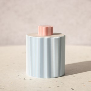 Caixa “POTIPO" - Pote pequeno colorido com tampa - Objeto decorativo e funcional, versátil, para escritório e banheiro