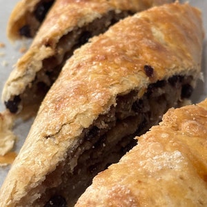 Trinidad Currants Roll | flaky pastry | pastry | Trinidad snacks | island treats | Caribbean food | Trini brunch ideas, Caribbean flavors