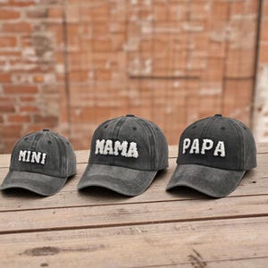 Haftowane czapki rodzinne pasujące do siebie, zestaw czapek baseballowych dla rodziny, zestaw mini czapek Papa Mama, słodkie czapki dla maluchów dla taty i mamy, prezent dla rodziców i dzieci