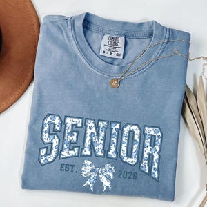 Comfort Colorss Senior 2026 Shirt, Chinoiserie Floral Coquette T-Shirt, Graduation Tee, Class of 2026 Outfit, Cute Senior Est 2026 Shirt