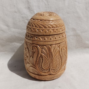 Decorative Carved Spice Holder With Lid, Wooden Box With Tulip Motif, Vintage Wooden Storage With Botanical Motif