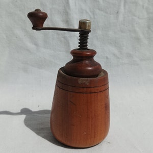 Wooden Pepper Grinder, Spice Grinder, Seasoning Grinder, Pepper Shaker, Style Salt and Pepper Cruet Set