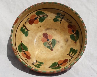 Céramique antique totale réservée, poterie folklorique traditionnelle
