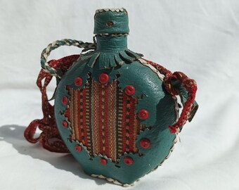 Little Traditional Folk Hard Drink Brandy Flask, Glass Whiskey Flask