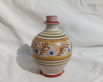 Céramique antique totale réservée, poterie folklorique traditionnelle