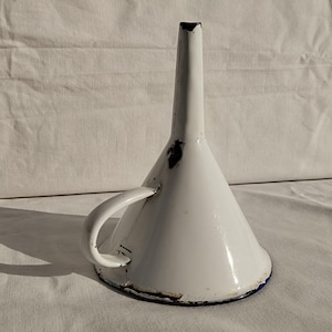 Vintage White Enamel Liquid Funnel, Antique Like Used Farmhouse Decor Liquid Funnel, Vintage Enamel Funnel With Handle