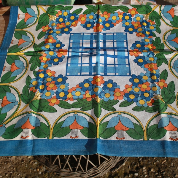 Vintage 1970s Printed Cotton Tablecloth With Conventionalized Flower