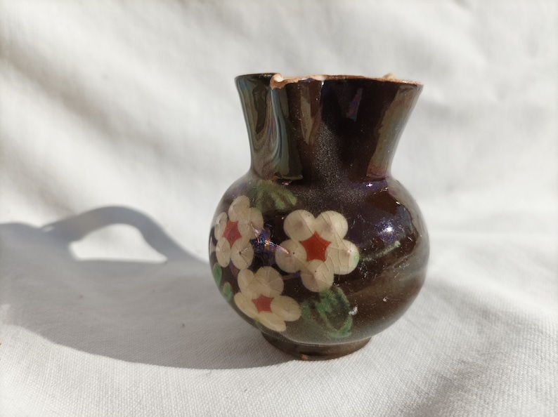 Cruche brune miniature en céramique folklorique de Hongrie, vase motif floral folklorique image 4