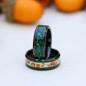 Black Wedding Rings, Malachite Fragments Inlay 8mm Tungsten Ring for Men, Bride & Groom Wedding Bands, Copper Scraps Inlay Engagement Rings