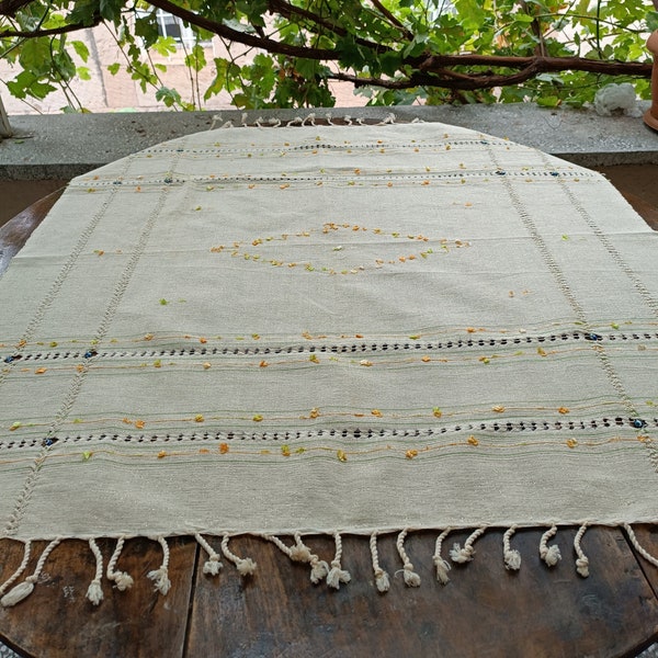 Handwoven table cloth