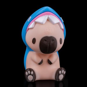 3D Gedruckt Capybara Figur: Verspielte Hai Kostüm Schreibtisch Dekoration