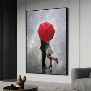 Elegantes Paar unter rotem Regenschirm - Romantisches Leinwandbild, Perfektes Geschenk für Jubiläen und Verliebte