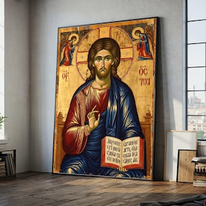 Könnte beinhalten: Ein Set aus drei Keramikbechern mit gesprenkelter, matter Oberfläche. Die Becher sind in Creme-, Hellgrau- und Dunkelgrautönen gehalten. Jeder Becher hat ein schlichtes, minimalistisches Design.