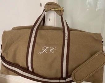 Customizable embroidered travel or weekend bag, ideal for a gift