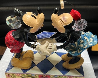 Jim Shore Disney Smooch For My Sweetie Mickey and Minnie Figurine New