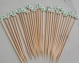25 Clover appetizer toothpicks, Appetizer Sticks, Sandwich Picks, Cocktail Garnish scewers. Decorative toothpicks, party favors.