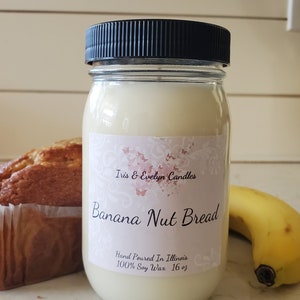 Introducing our Banana nut bread, with notes of ripe bananas, warm spices, and toasted walnuts. Made with high-quality soy wax and natural essential oils, it burns cleanly and evenly.