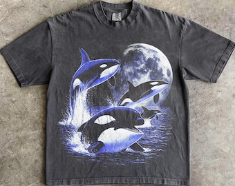 Camiseta gráfica estilo vintage Orca Midnight, camiseta Orca Retro Ocean Comfort Colors®, camiseta Moonlight Ocean Lightning, top gráfico Marine Life de los 90
