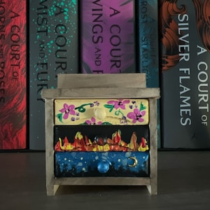 Feyre’s hand painted mini nightstand- ACOTAR  Bookshelf decor-ACOTAR Ornament