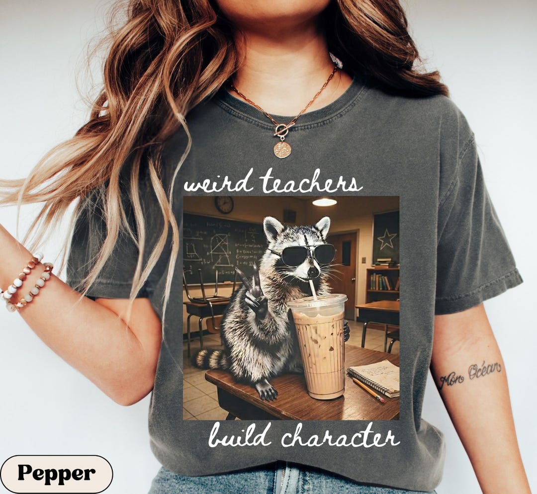 Color Es Raros Con R Camiseta divertida de colores cómodos con estampado de mapache para ...