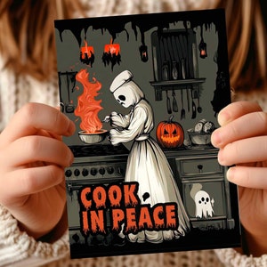 Cook in Peace Illustrated Spooky Personalizzato Ghost Chef Biglietto di Auguri Regalo per Amanti della Cucina, Regalo Witchcore, Perfetto per Halloween