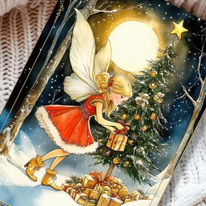 Fee met cadeautjes kerstboom grillig bos geïllustreerd gepersonaliseerde kaart voor sprookjesliefhebbers, perfect cadeau meisje vrouwelijke kerst 2025