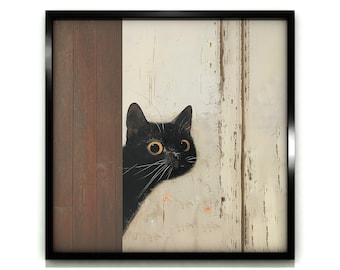Puede incluir: Un gato negro con ojos amarillos brillantes asoma desde detrás de una puerta de madera. El pelaje del gato es liso y brillante, y sus bigotes son largos y prominentes. El fondo es una pared de madera blanca y desgastada.