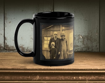 Black Glossy Freakshow Family Vintage Mug