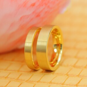 Yellow Gold Tungsten Ring, Minimal Unisex Tungsten Band, Thin Tungsten Ring Gold Wedding Bridal Band Women 4MM Classic Brushed Design Band,