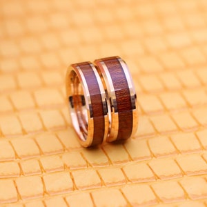 Men&#39;s Wedding Ring, Rose Gold Tungsten Wedding Band, Koa Wood Inlayed Ring, Polished Ring, Unisex Band, Men&#39;s Gift, Rose Gold Tungsten Ring,
