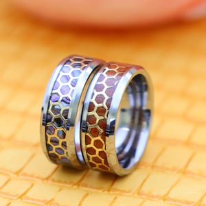 Men&#39;s Honeycomb Ring, Laser Engraved Ring, Gold Plated Honeycomb Cut Out Inlay Rosewood Inlay Tungsten Wedding Band, Wood Wedding Ring,